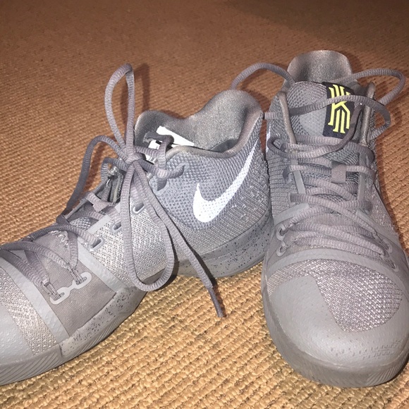 kyrie 3 azurie elizabeth